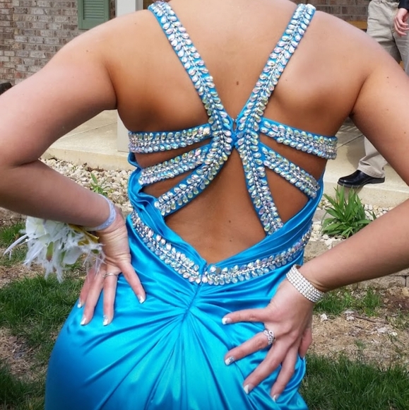 Prom dress - Picture 2 of 2